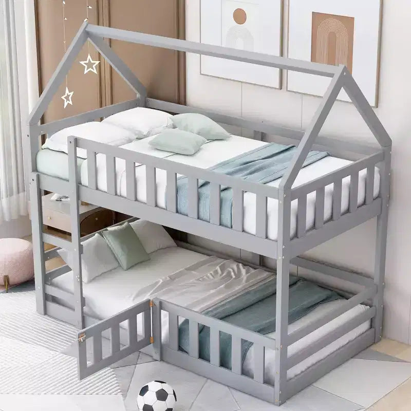 Letto a castello basso in stile casetta, grigio/bianco, piazza e mezza su piazza e mezza, per 2 persone