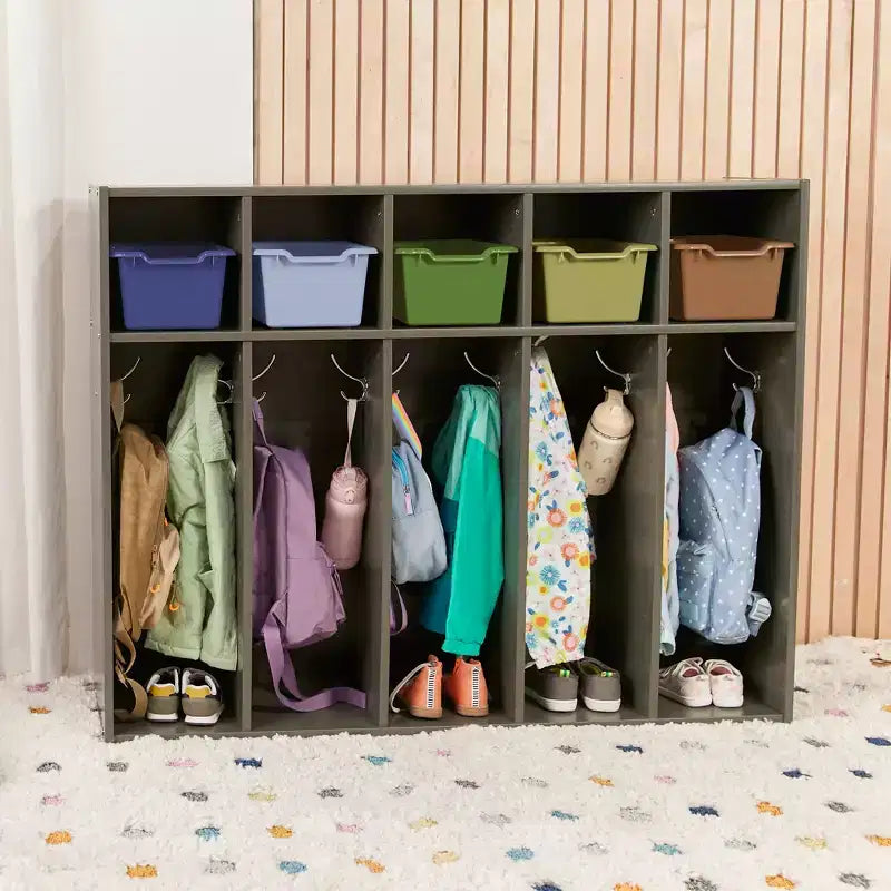 Armadietto da asilo per cappotti a 5 scomparti, assortito/blu/trasparente/contemporaneo/toni della terra, con scomparti anteriori a paletta