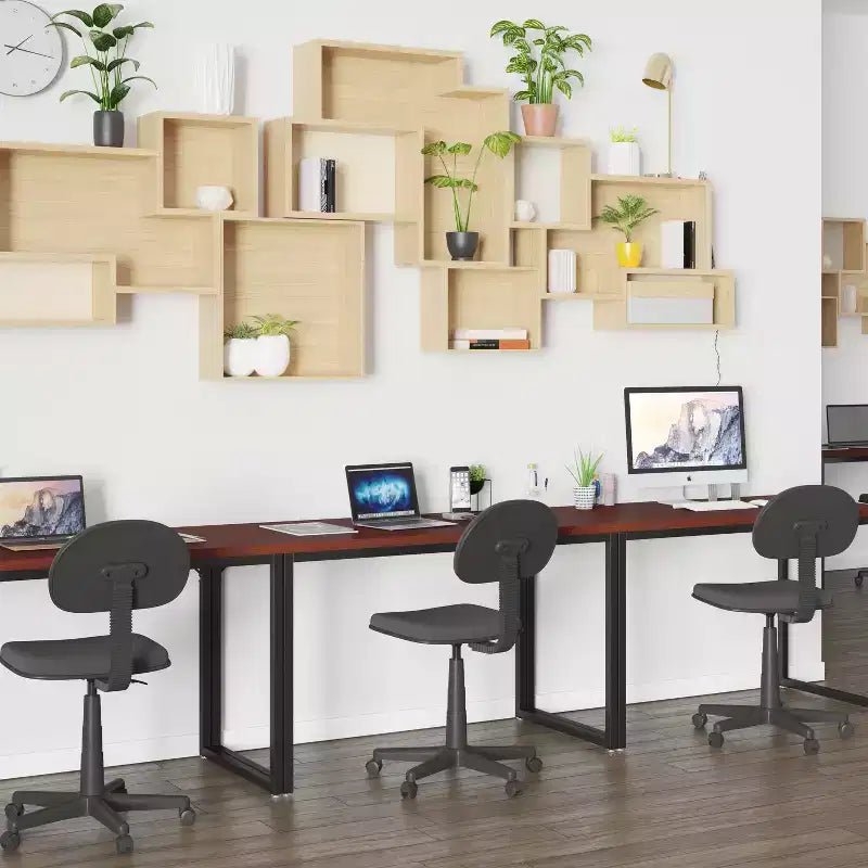 Scrivania industriale monoposto, 47", piano in mogano/acero/grigio rustico/noce, struttura nera/bianca